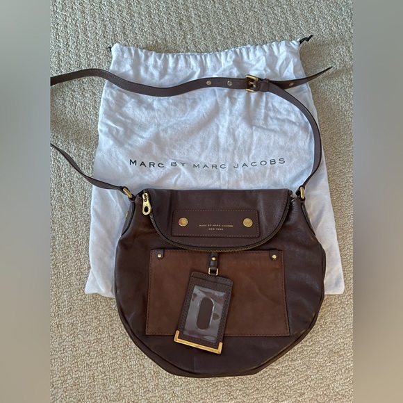 Marc By Marc Jacobs crossbody leather bag in Chocolate brown colour - Picture 2 of 8